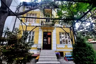 Офис във Варна, Център
