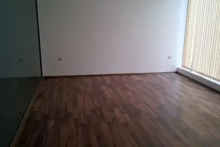 Office in Pazardjik, Idealen Centyr
