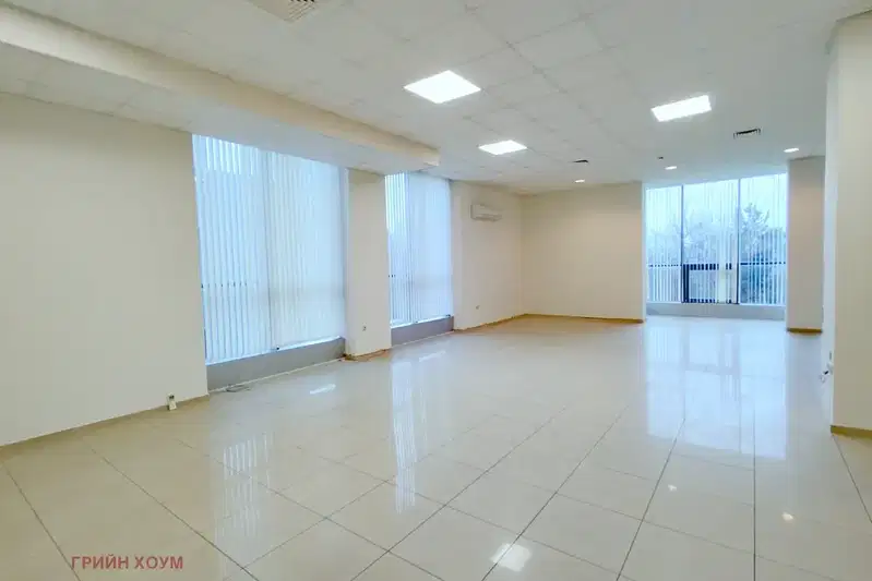 Офис във Варна, Метро