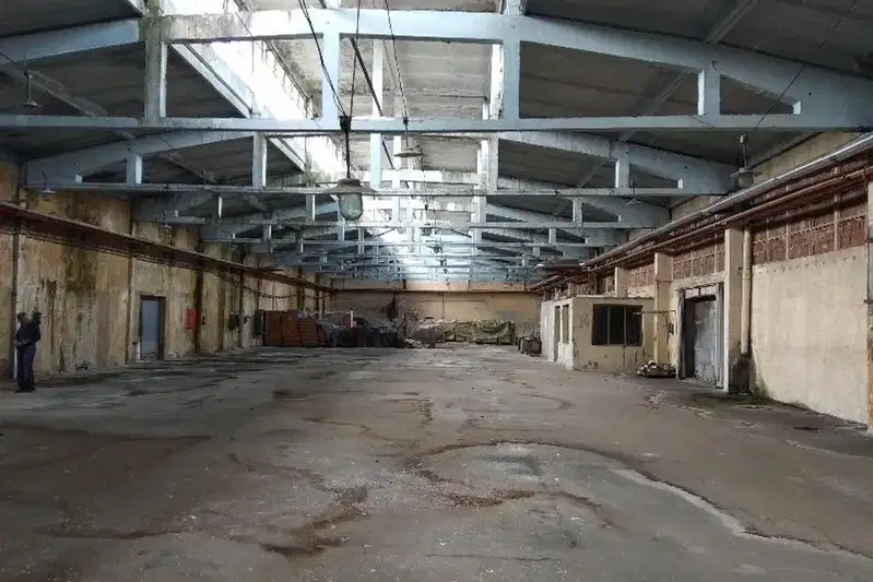 Промишлена сграда в Ловеч, Промишлена зона - Изток