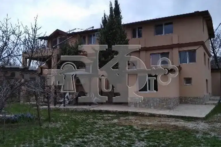 Тристаен апартамент в к.к. Чайка