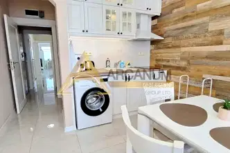 Тристаен апартамент във Варна, Център