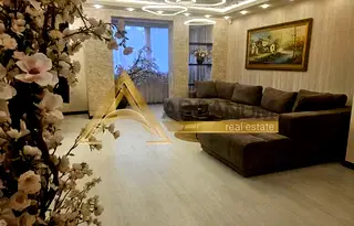 Тристаен апартамент във Варна, Център