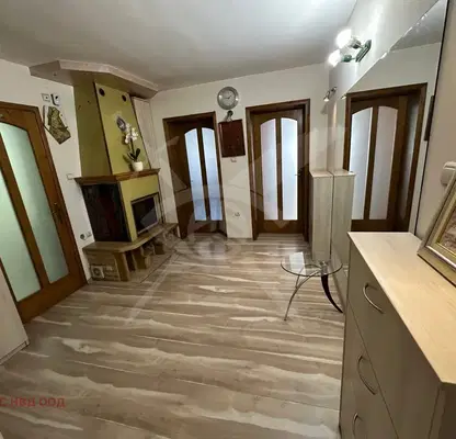 Снимка 4 — Тристаен апартамент в Пловдив, Център