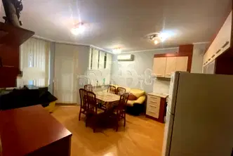Тристаен апартамент с две тераси в Конфуто, Варна