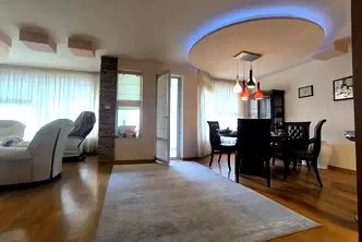 Тристаен апартамент в Бургас, Лазур
