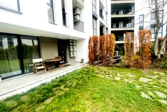 Тристаен апартамент в Бургас, Сарафово
