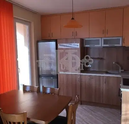 Снимка 5 — Тристаен апартамент във Варна, Възраждане 1