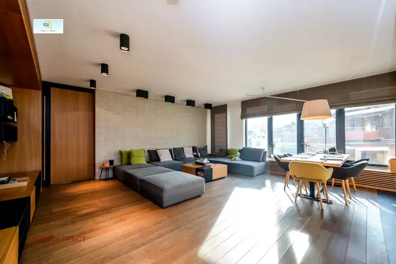 4-bedroom apartment in Sofiya, Bykston