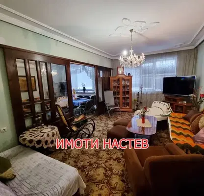 Photo 2 — 4-bedroom apartment in Shumen, Centyr