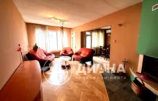 Многостаен апартамент в Пловдив, Център