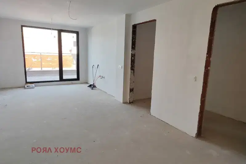 Четиристаен апартамент с голяма площ в Център, Бургас