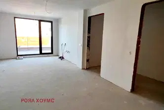 Четиристаен апартамент с голяма площ в Център, Бургас
