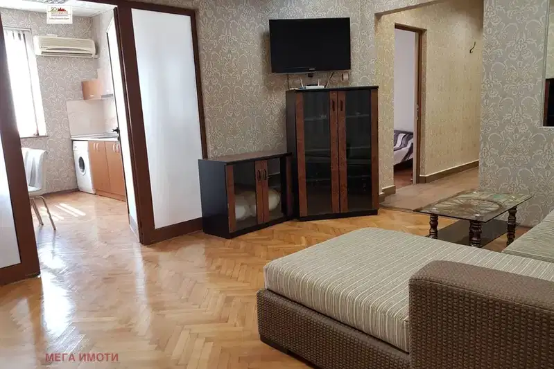 4-bedroom apartment in Burgas, Centyr
