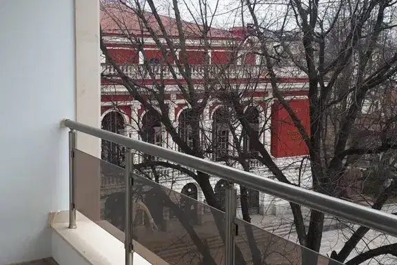 Многостаен апартамент в Русе, Център