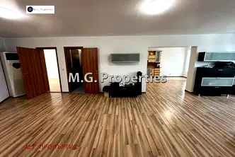 Многостаен апартамент в Добрич, Център