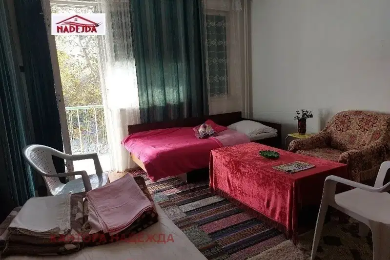 4-стаен апартамент с три тераси в кв. Чайка, Варна