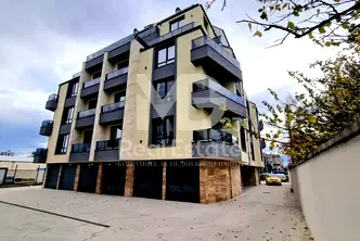 Четиристаен апартамент с панорамна тераса в Христо Смирненски, Пловдив