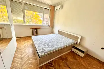 Многостаен апартамент в София, Иван Вазов