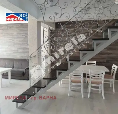 Снимка 5 — Мезонет с 5 спални в Колхозен пазар, Варна с тераси