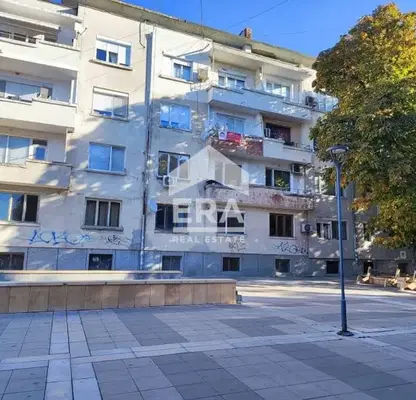 Снимка 2 — Двустаен апартамент в Ямбол, Център