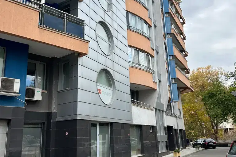 Двустаен апартамент в София, Дианабад