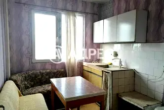 Двустаен апартамент в Ямбол, Хале