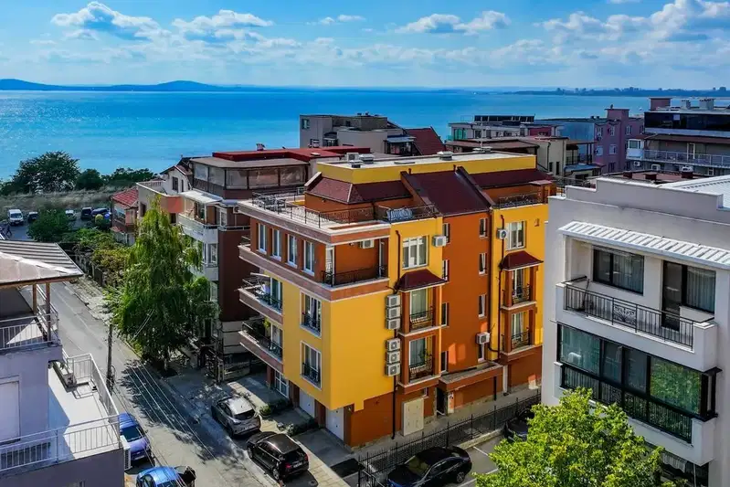 Двустаен апартамент в Бургас, Сарафово