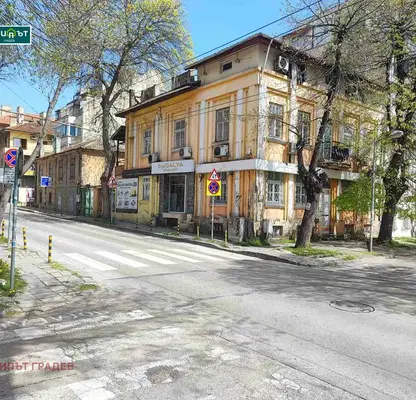 Снимка 5 — Двустаен апартамент в град Варна, ВИНС-Червен площад, с двор