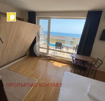 Снимка 3 — Студио с морска гледка в Свети Влас, 48 кв.м