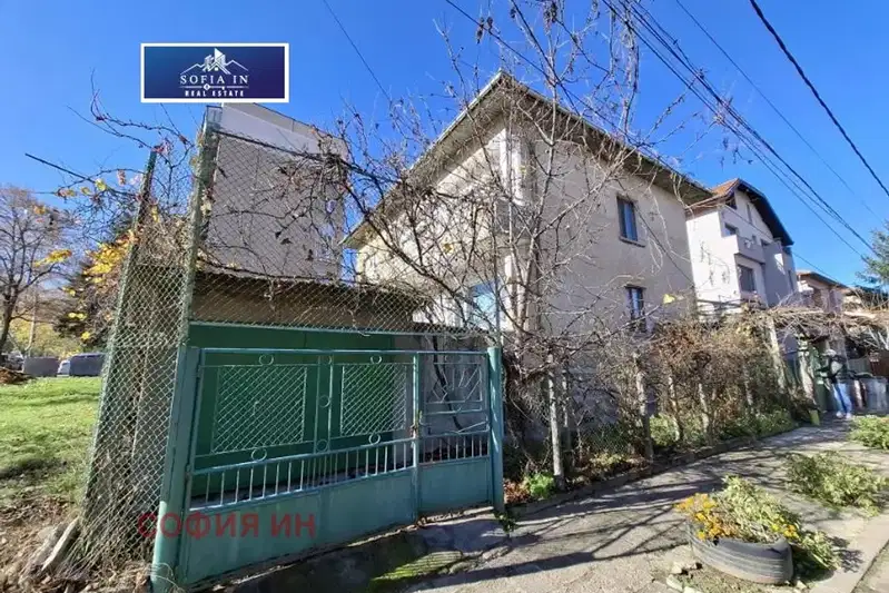 Floor of House in Kyustendil, Mogilata