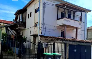 Етаж от къща в Плевен, Широк център