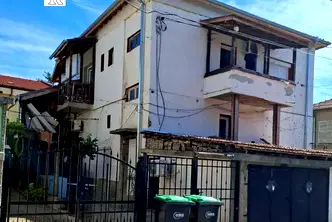 Етаж от къща в Плевен, Широк център