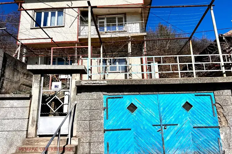 Етаж от къща във Велико Търново, Варуша