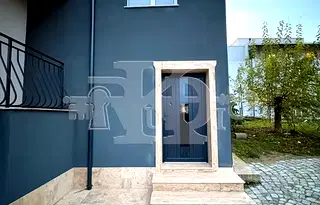 Етаж от къща във Варна, Виница