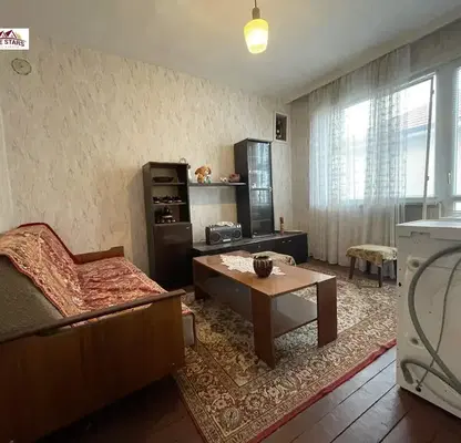 Photo 2 — Floor of House in Oblast Dobrich, Kavarna
