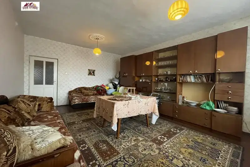 Floor of House in Oblast Dobrich, Kavarna