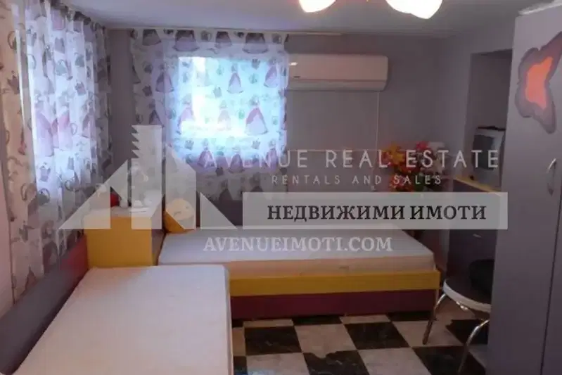 Floor of House in Oblast Pazardjik, Peshtera
