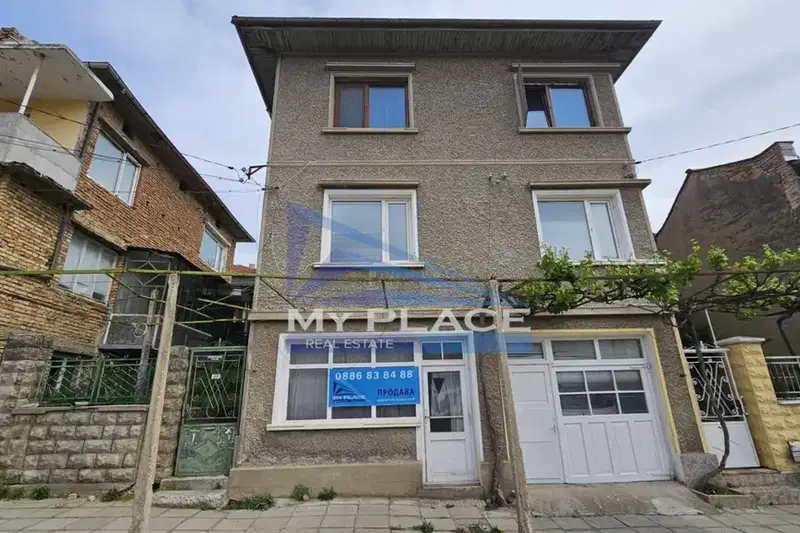 Floor of House in Oblast Shumen, Veliki Preslav