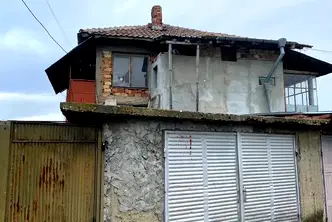 Етаж от къща във Велико Търново, с. Първомайци
