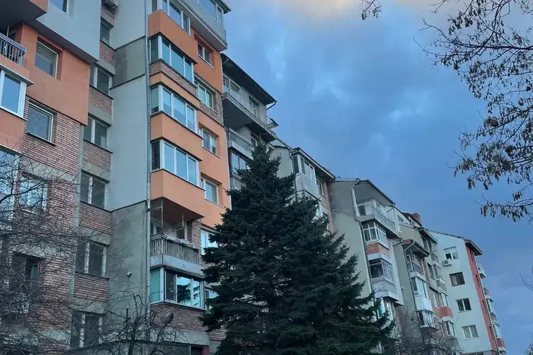 Гараж/Паркомясто в София, Редута