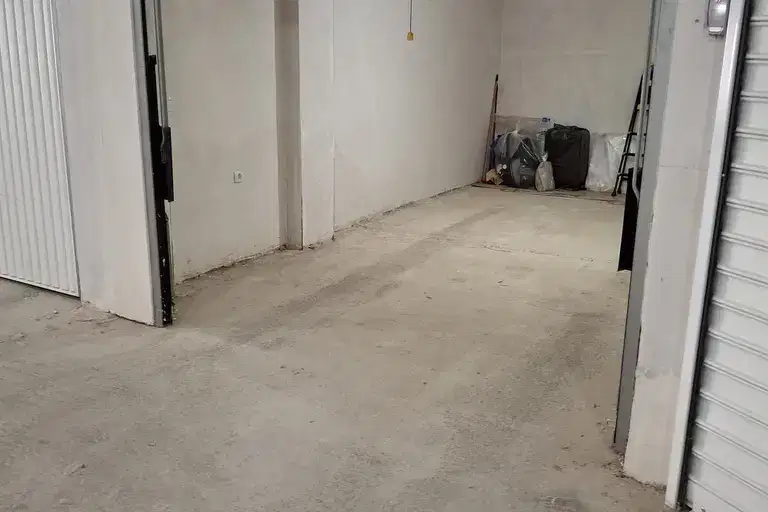 Garage in Kyrdjali, Vyzrojdenci