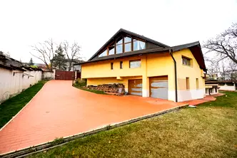 Къща в с. Лозен