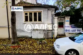 Къща във Варна, Център