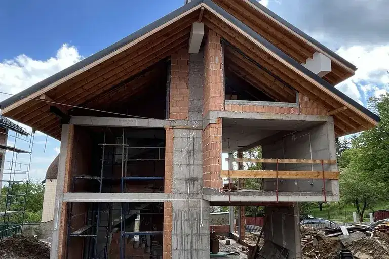 Detached house with 4 floors in Dragalevtsi with garden