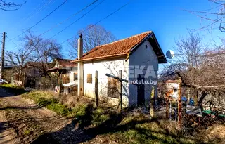 Къща във Варна, м-т Боровец - север