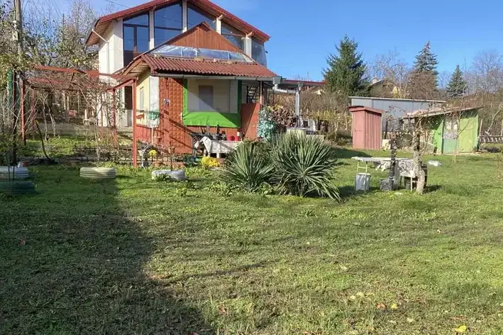 House in Raz, Promishlena zona - Zapad