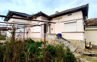 Къща в Добрич, с. Карапелит