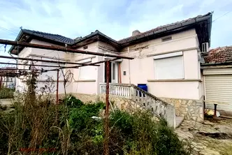 Къща в Добрич, с. Карапелит