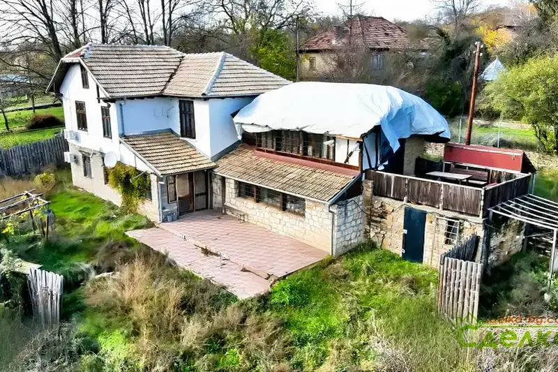 Къща в Габрово, с. Караиванца
